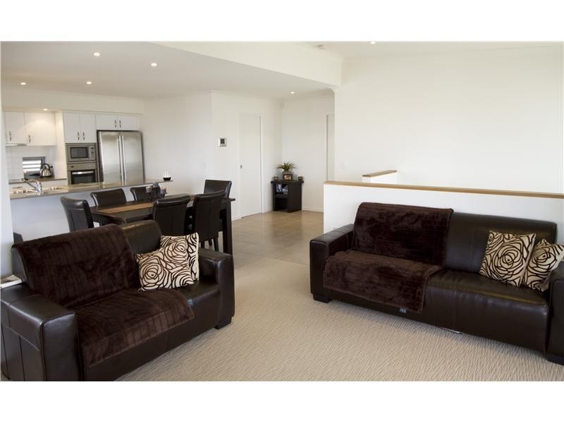 11 Worchester Terrace, Reedy Creek QLD 4227