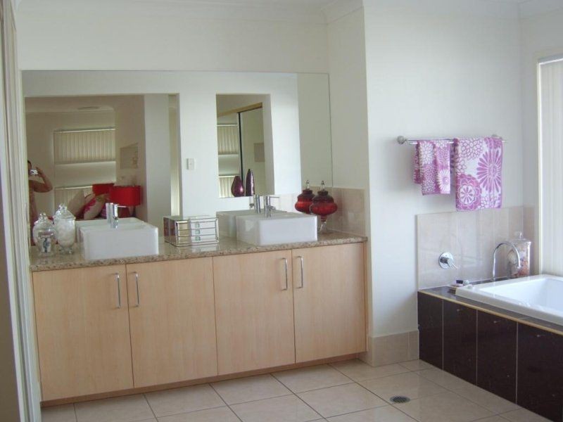 31 Larapinta Circuit, Parkinson QLD 4115