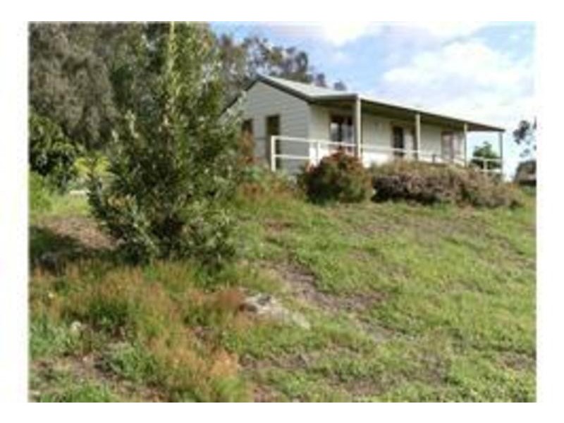31 Omaru Road, Wangaratta South VIC 3678