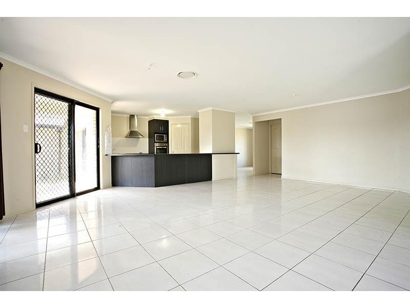 67 Fairway drive, Kensington Grove QLD 4341