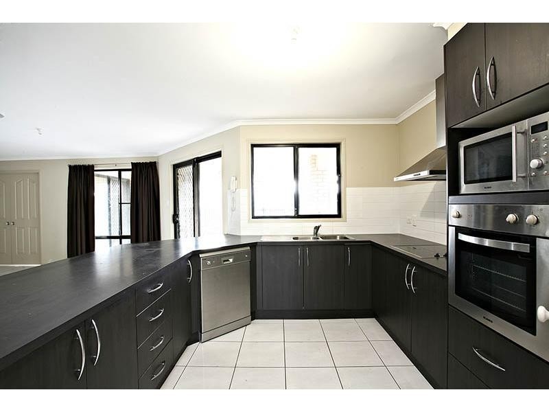 67 Fairway drive, Kensington Grove QLD 4341