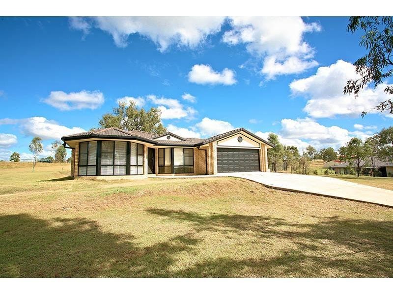 67 Fairway drive, Kensington Grove QLD 4341