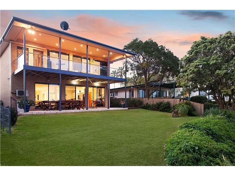 82 Buff Point Avenue, Buff Point NSW 2262