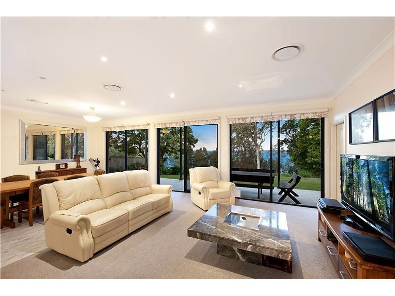 82 Buff Point Avenue, Buff Point NSW 2262