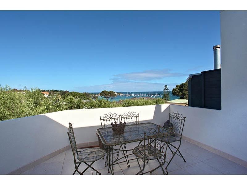 2A Tanti Av, Mornington VIC 3931