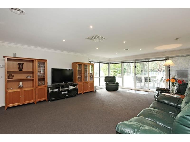 201 Edenvale Crescent, Kinglake West VIC 3757
