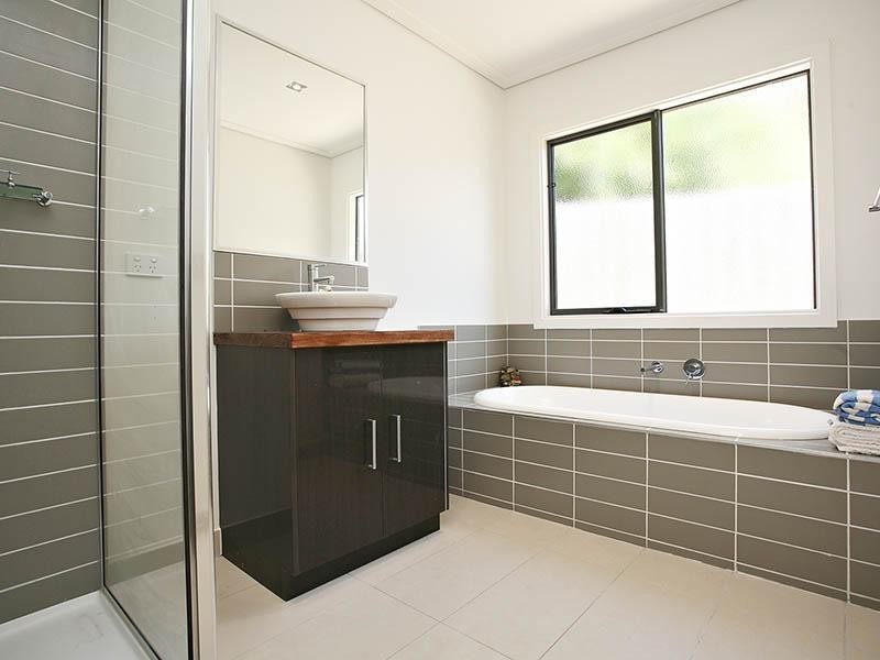 8 Wonthaggi Crescent, San Remo VIC 3925