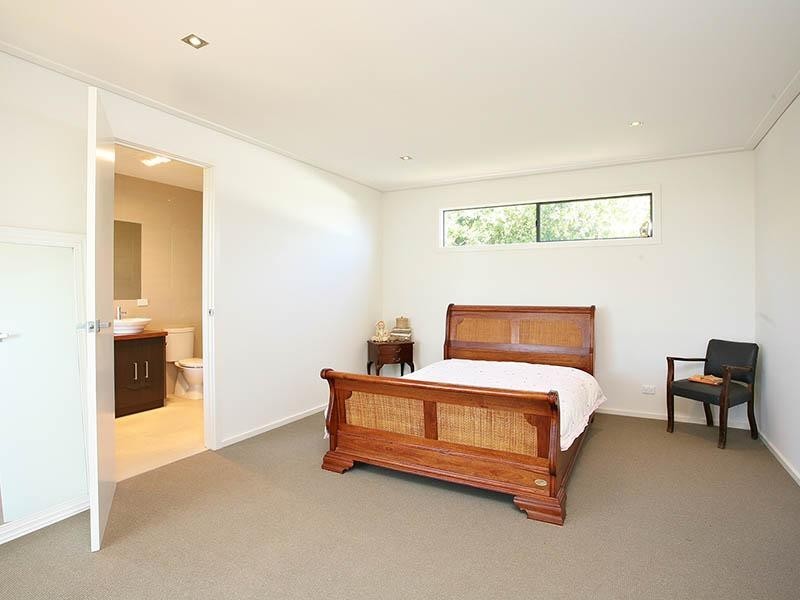 8 Wonthaggi Crescent, San Remo VIC 3925