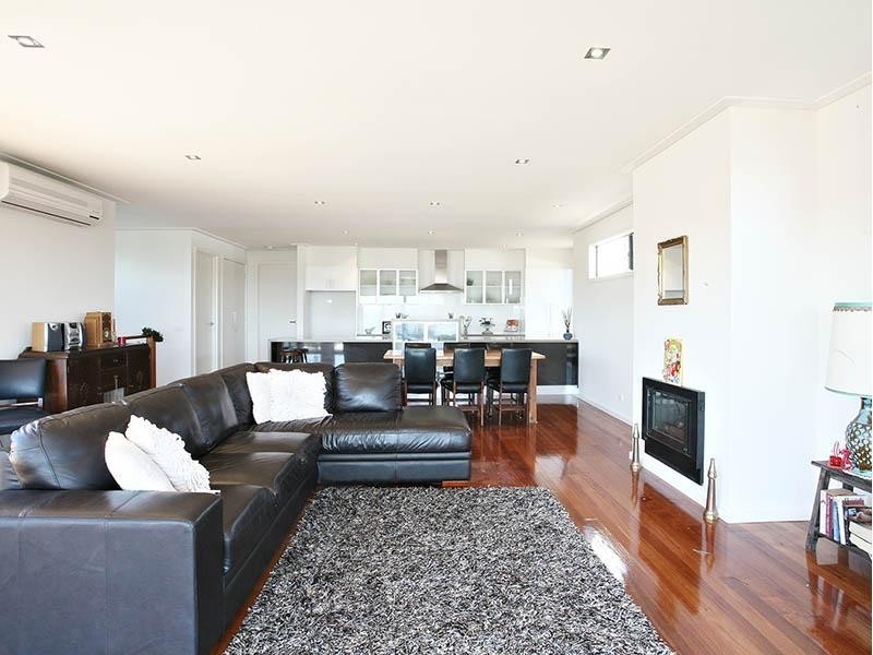 8 Wonthaggi Crescent, San Remo VIC 3925