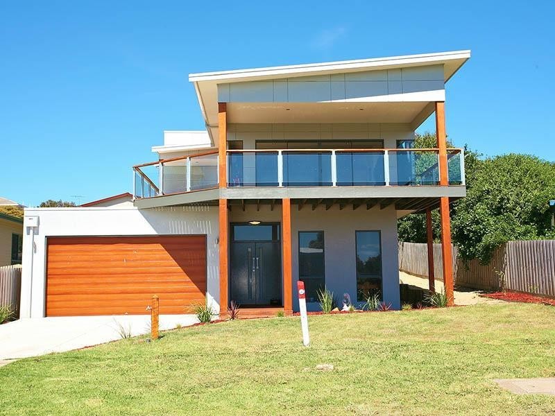 8 Wonthaggi Crescent, San Remo VIC 3925