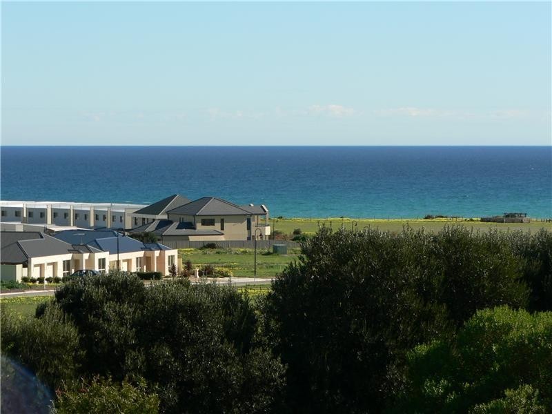 8 Riviera Road, Sellicks Beach SA 5174