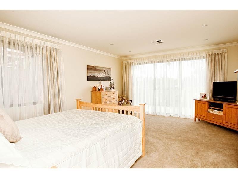 31 FORESHORE COVE, South Yunderup WA 6208