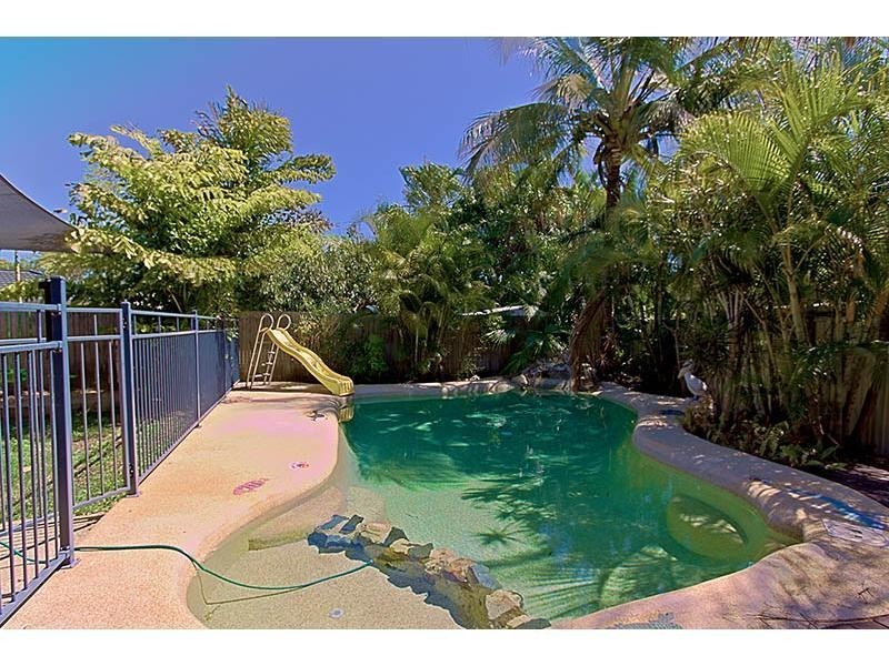 14 Binnington Esplanade, East Mackay QLD 4740