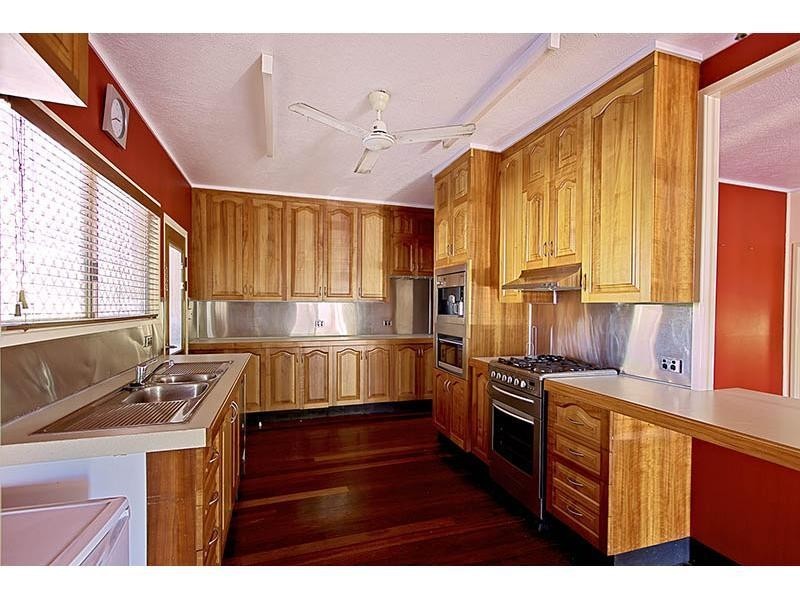14 Binnington Esplanade, East Mackay QLD 4740