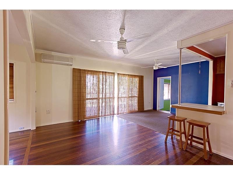 14 Binnington Esplanade, East Mackay QLD 4740