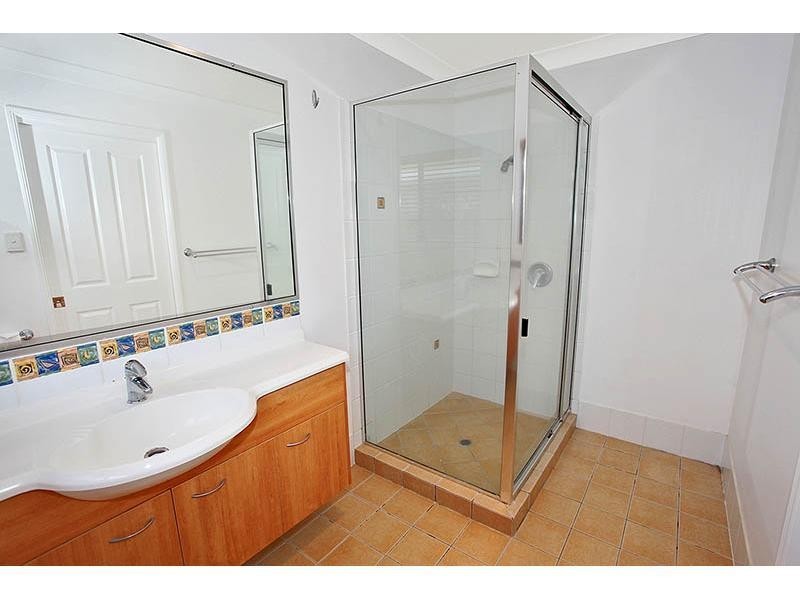 21 Baker Finch Place, Twin Waters QLD 4564