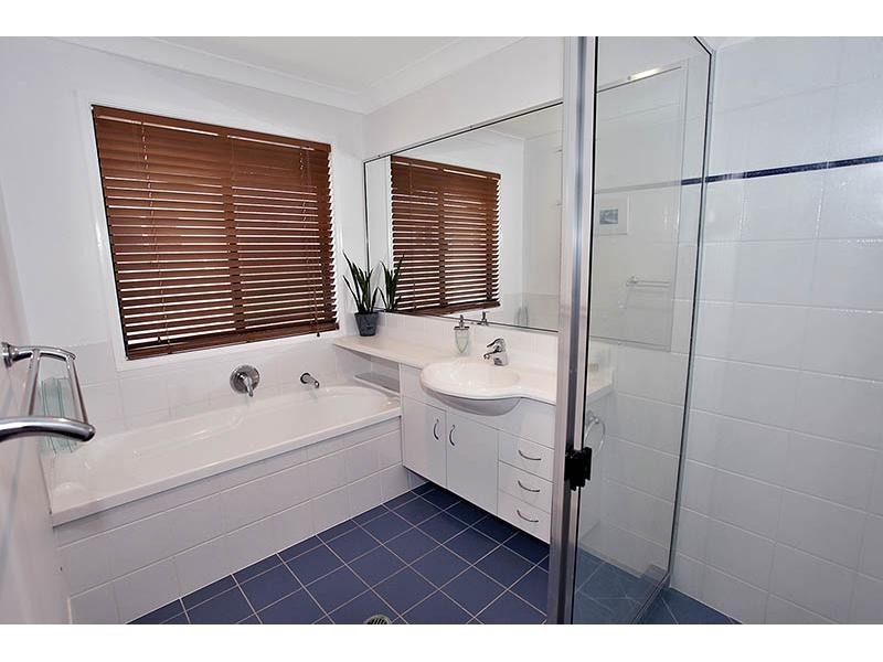 21 Baker Finch Place, Twin Waters QLD 4564