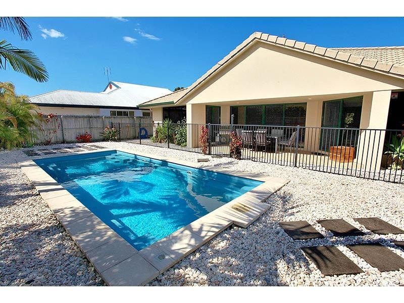 21 Baker Finch Place, Twin Waters QLD 4564