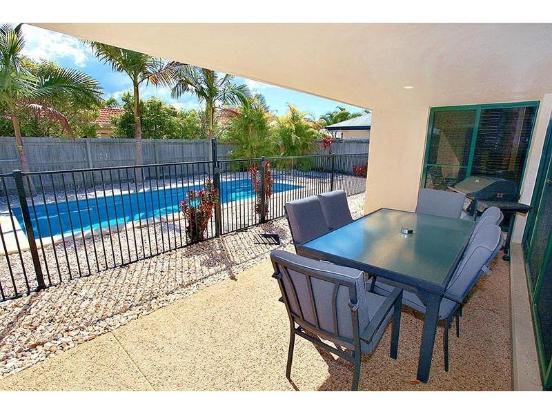 21 Baker Finch Place, Twin Waters QLD 4564