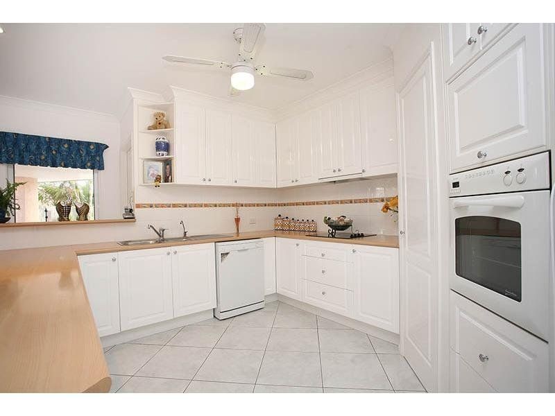 226 Endeavour Drive, Banksia Beach QLD 4507