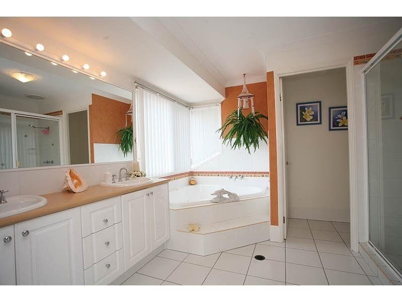 226 Endeavour Drive, Banksia Beach QLD 4507