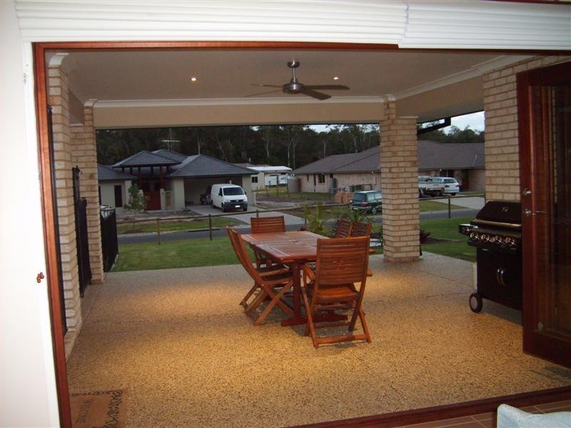 1 Teneale Place, Glass House Mountains QLD 4518