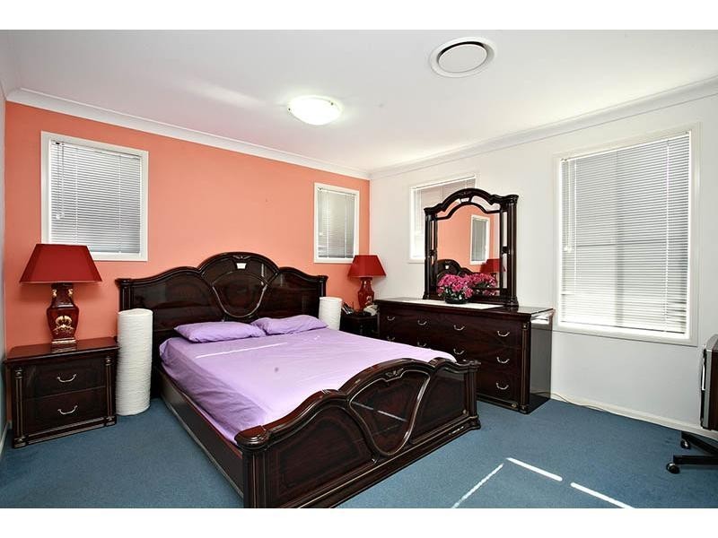 16 Hamlin Street, Quakers Hill NSW 2763