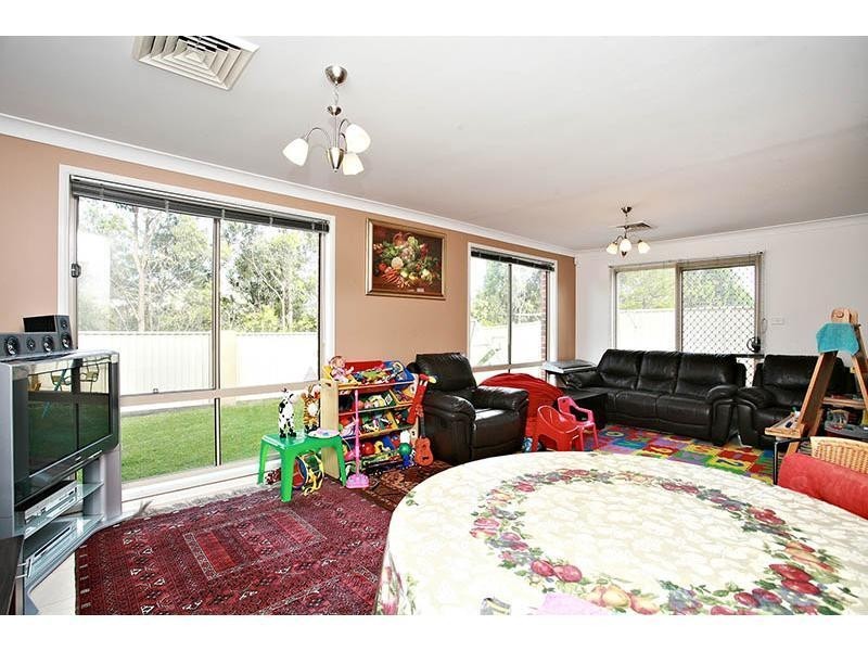 16 Hamlin Street, Quakers Hill NSW 2763