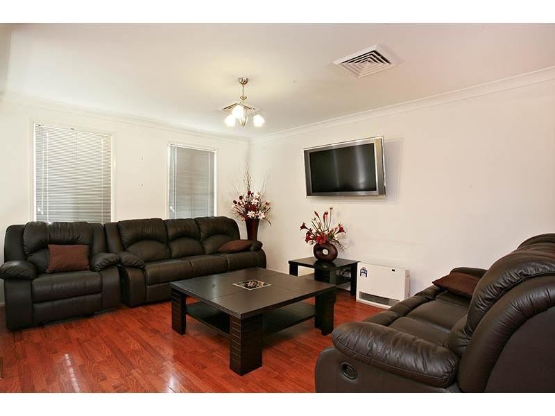 16 Hamlin Street, Quakers Hill NSW 2763