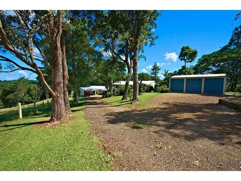 98 Dixon Avenue, Maleny QLD 4552