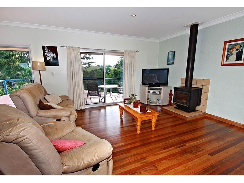 98 Dixon Avenue, Maleny QLD 4552