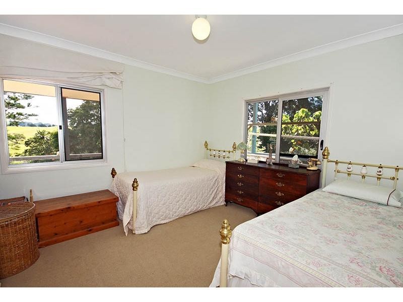 98 Dixon Avenue, Maleny QLD 4552