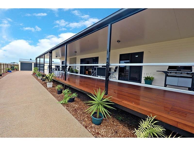 37 Powers Street, Burnett Heads QLD 4670