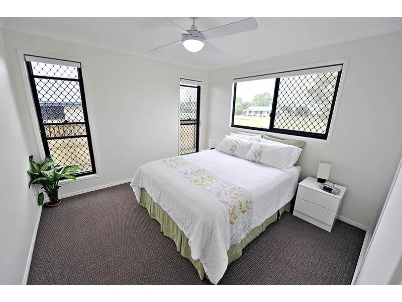 37 Powers Street, Burnett Heads QLD 4670
