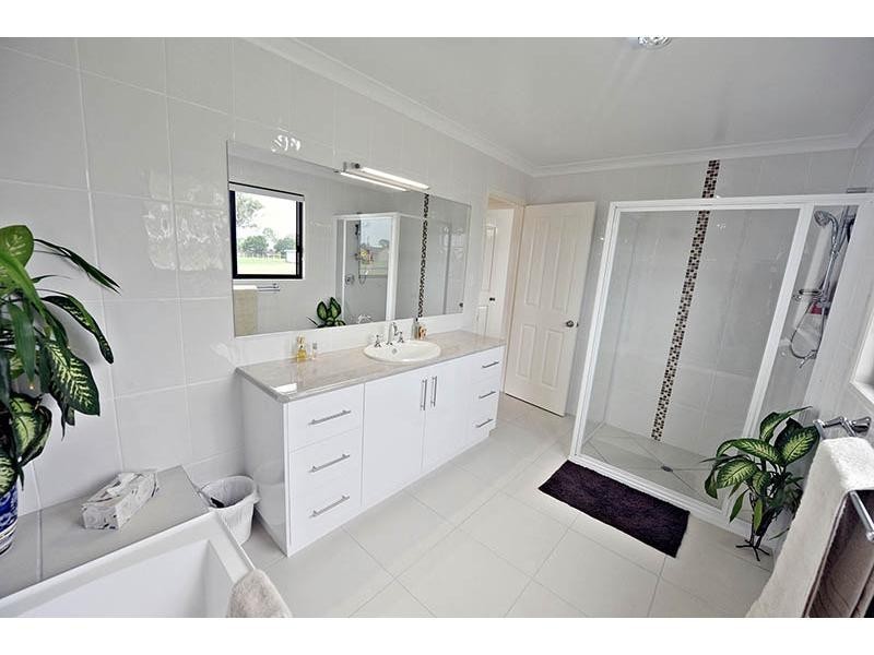 37 Powers Street, Burnett Heads QLD 4670