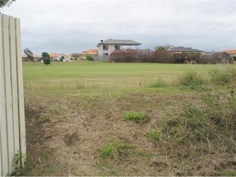 8 Davin Place, Coral Cove QLD 4670
