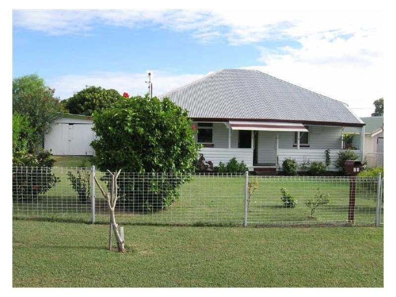 22 Poole Street, Bowen QLD 4805