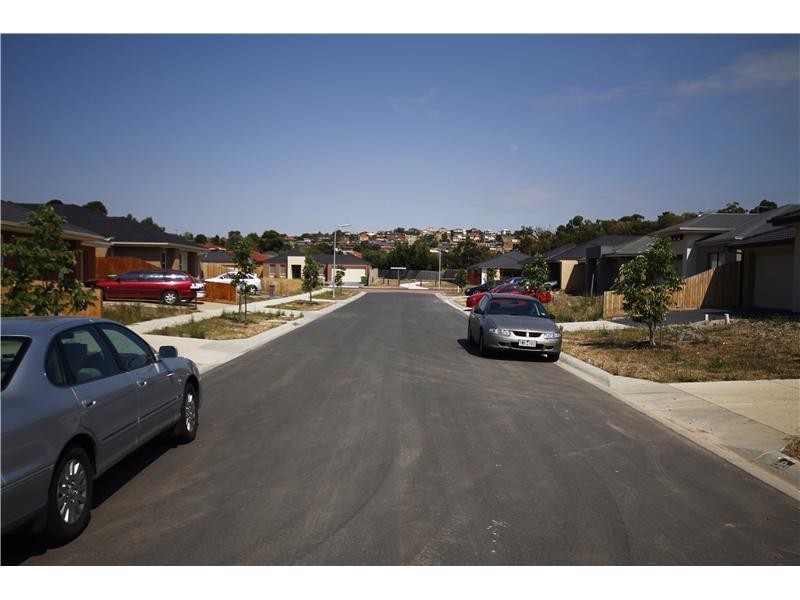 10 Caitlin Drive, Pakenham VIC 3810