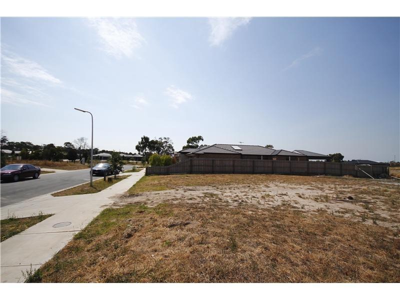 10 Caitlin Drive, Pakenham VIC 3810