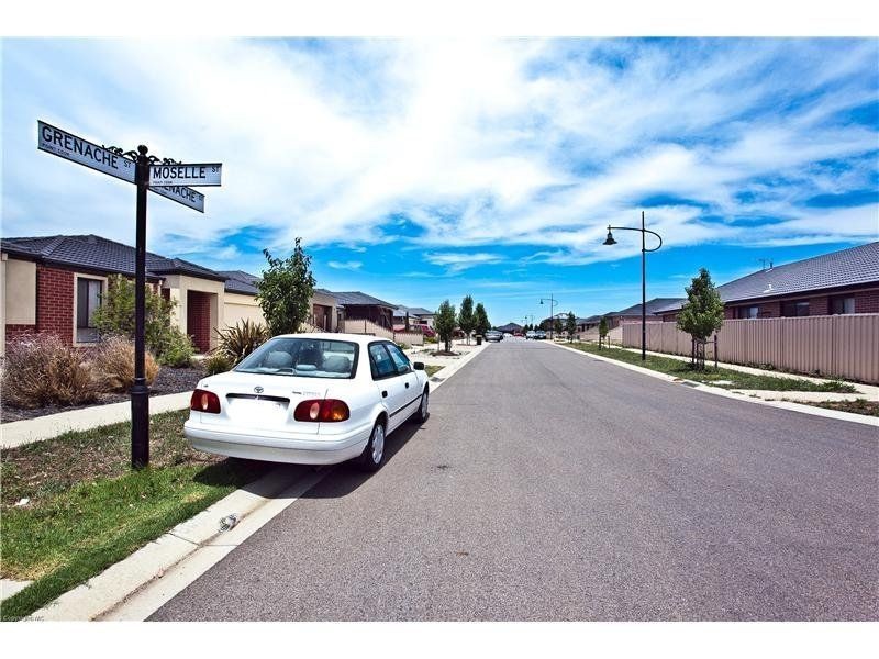 11 Grenache Street, Point Cook VIC 3030