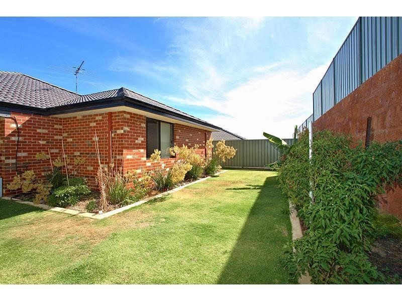 25 Blaxland Tce, Baldivis WA 6171