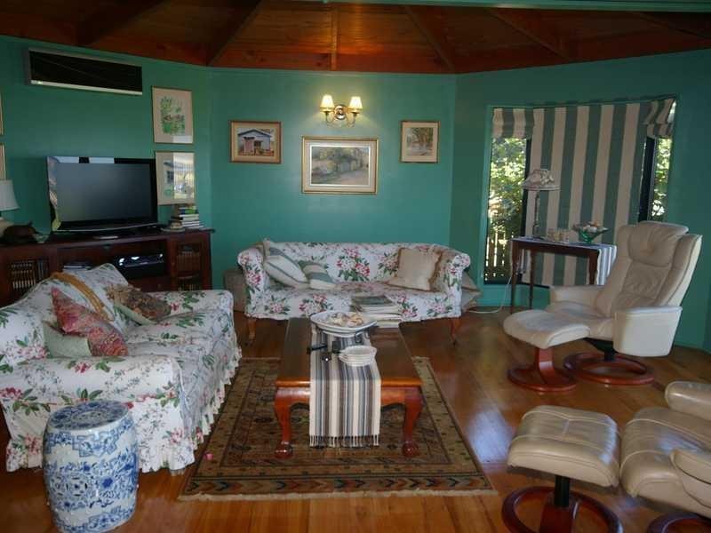 6 Bayside Dr, Beachmere QLD 4510