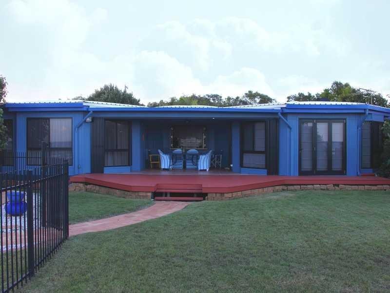 6 Bayside Dr, Beachmere QLD 4510