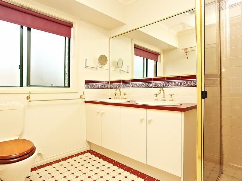 28 maplewood close, Brookfield VIC 3338