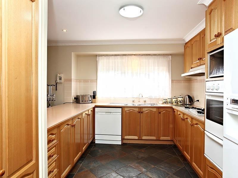 28 maplewood close, Brookfield VIC 3338