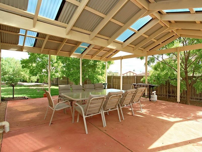 28 maplewood close, Brookfield VIC 3338