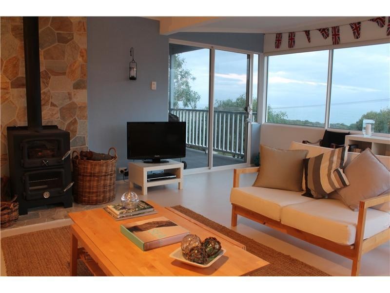 8 Harris Street, Guilderton WA 6041