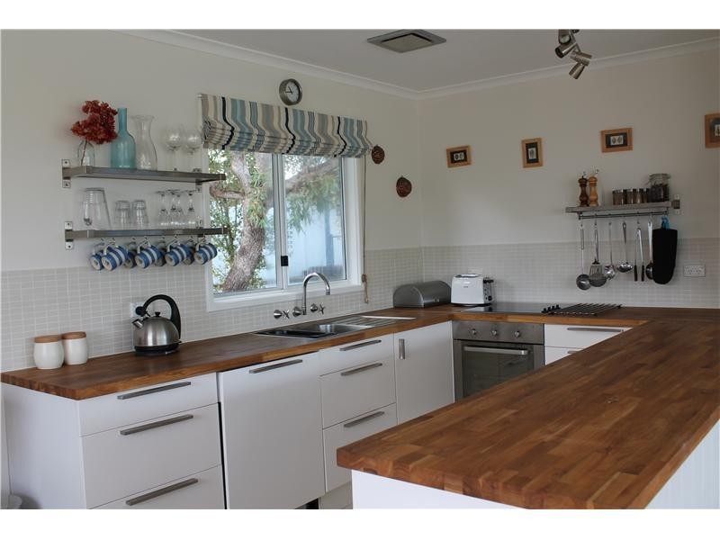 8 Harris Street, Guilderton WA 6041