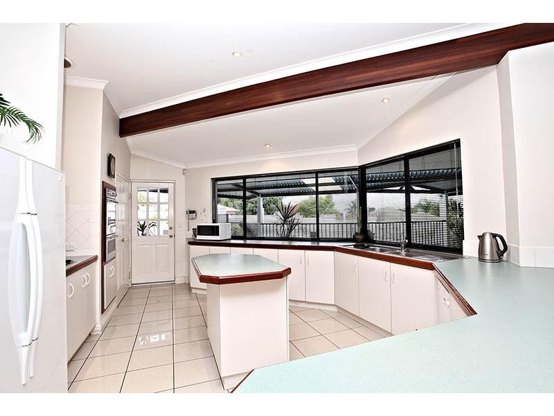 6 Centaury Close, Beeliar WA 6164