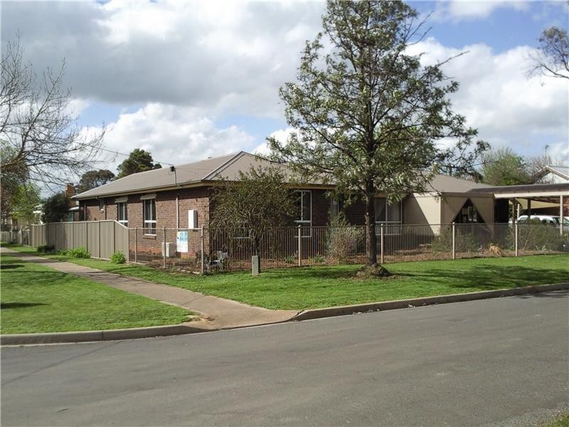 8 Dalton Street, Avoca VIC 3467